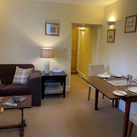 Shrewton Ground Floor Garden Cottage, Near Stonehenge מראה חיצוני תמונה